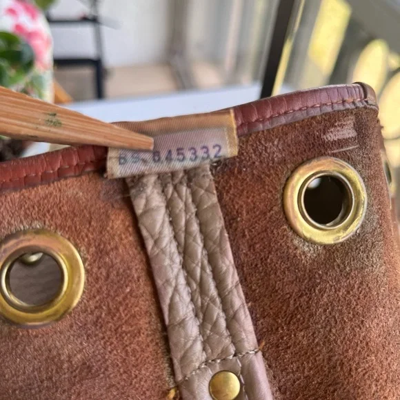 VINTAGE DOONEY AND BOURKE CROSSBODY BUCKET SAND AND TAN TRIM DRAWSTRING - Picture 12 of 15